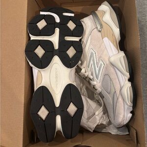 Women’s New Balance 9060